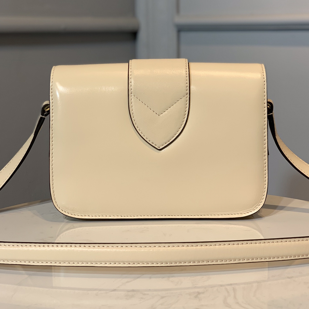 Louis Vuitton LV PONT 9 SOFT Smooth calfskin Shoudler Bag M55950 Cream